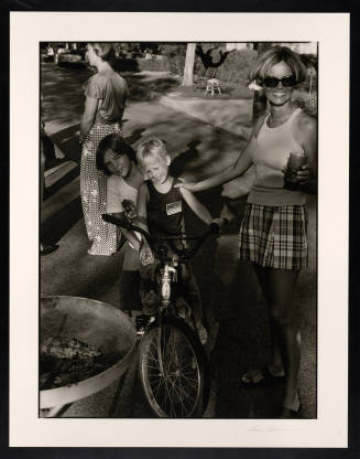 © Estate of Lou Stoumen.  Image courtesy Emory Libraries Digitization