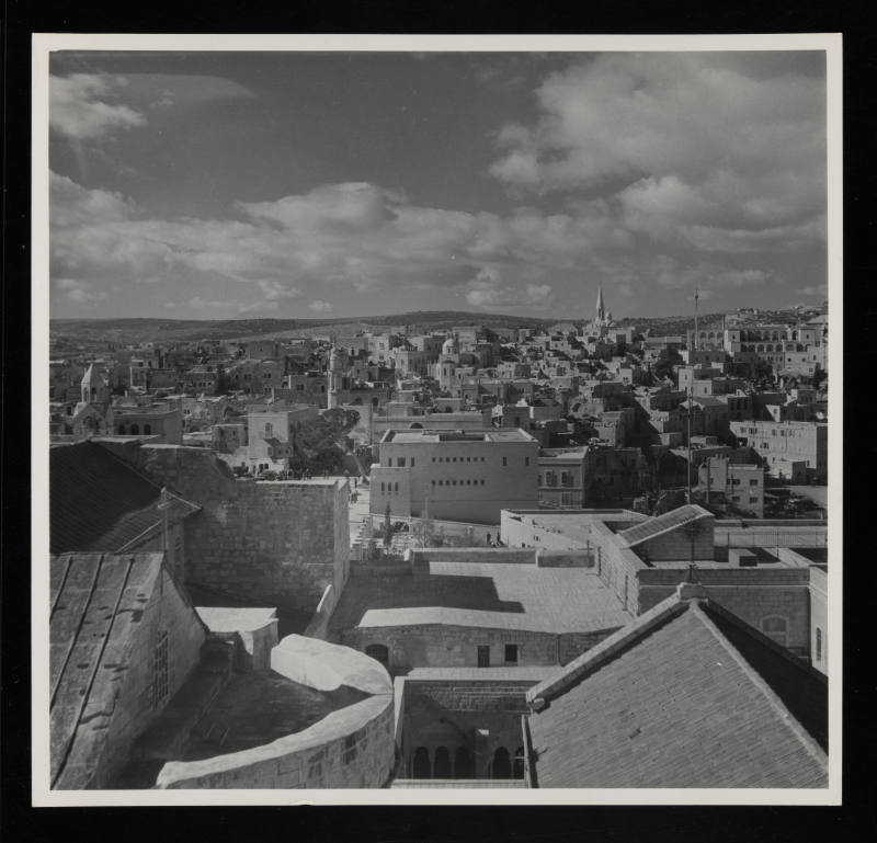 © Estate of George Rodger.  Image courtesy Emory Libraries Digitization.
