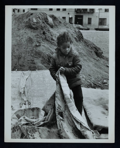 © Erika Stone.  Image courtesy Emory Libraries Digitization.