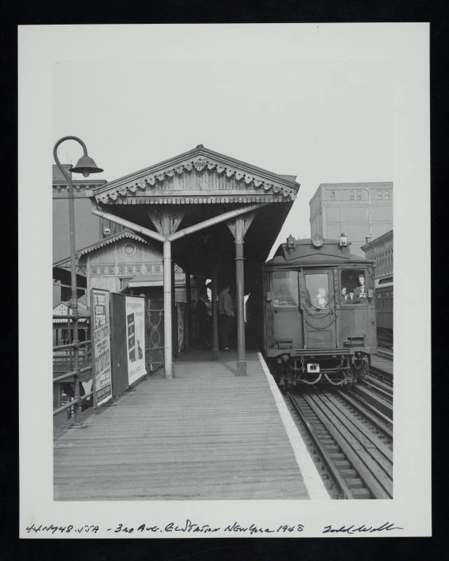 © Estate of Todd Webb.  Image courtesy Emory Libraries Digitization.
