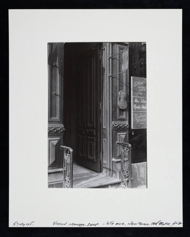 © Estate of Todd Webb.  Image courtesy Emory Libraries Digitization.