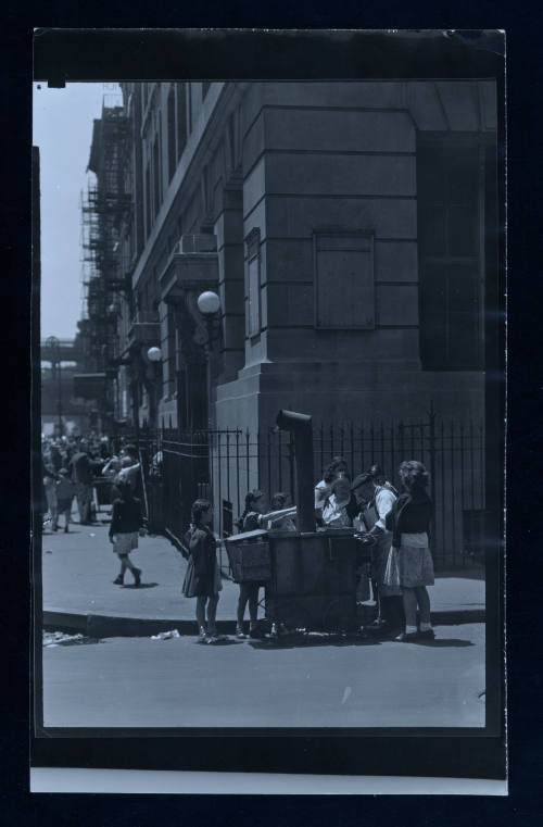 © Estate of Todd Webb.  Image courtesy Emory Libraries Digitization.