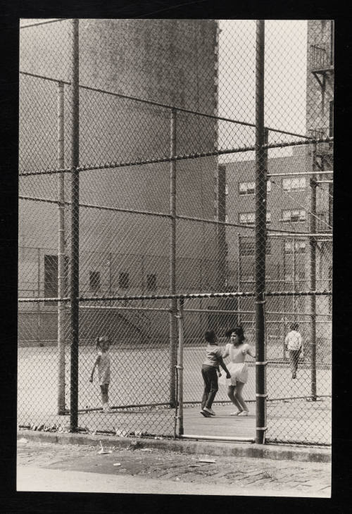 © Estate of George Zimbel.  Image courtesy Emory Libraries Digitization.