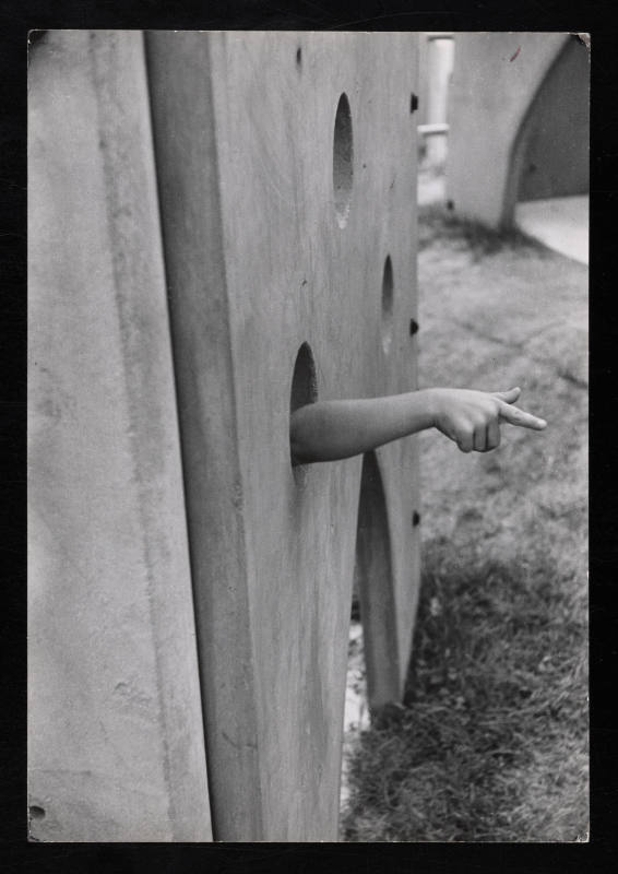 © Estate of George Zimbel.  Image courtesy Emory Libraries Digitization.