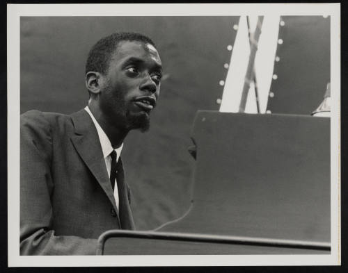 © Estate of Herb Snitzer.  Image courtesy Emory Libraries Digitization.