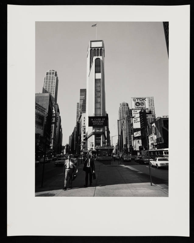 © Estate of Lou Stoumen.  Image courtesy Emory Libraries Digitization