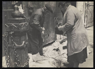 © Estate of Ilse Bing.  Image courtesy Emory Libraries Digitization.