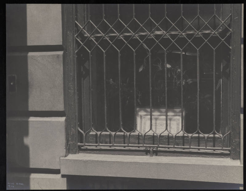 © Estate of Ilse Bing.  Image courtesy Emory Libraries Digitization.