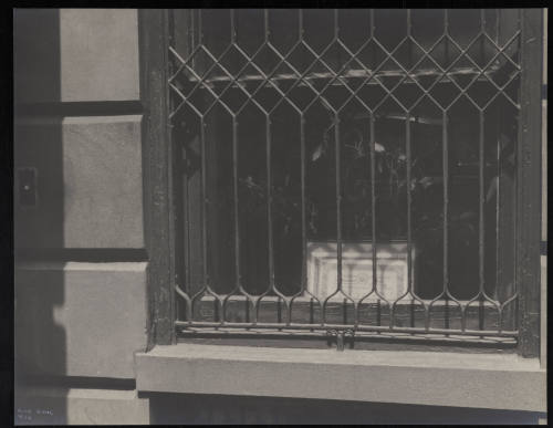 © Estate of Ilse Bing.  Image courtesy Emory Libraries Digitization.