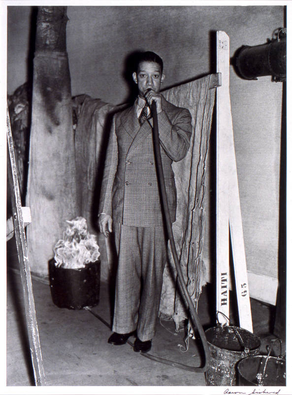 © Aaron Siskind Estate.  Image courtesy Michael C. Carlos Museum, Emory University.