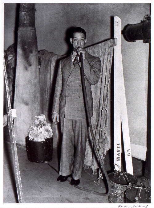 © Aaron Siskind Estate.  Image courtesy Michael C. Carlos Museum, Emory University.