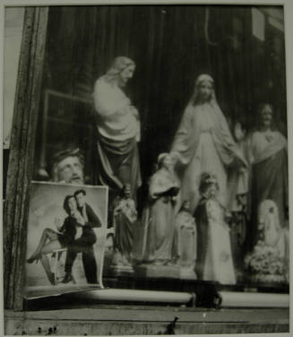 © Estate of Leon Levinstein.  Image courtesy Michael C. Carlos Museum, Emory University.