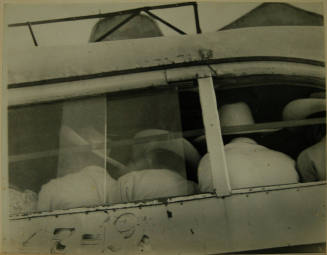 © Estate of Leon Levinstein.  Image courtesy Michael C. Carlos Museum, Emory University.