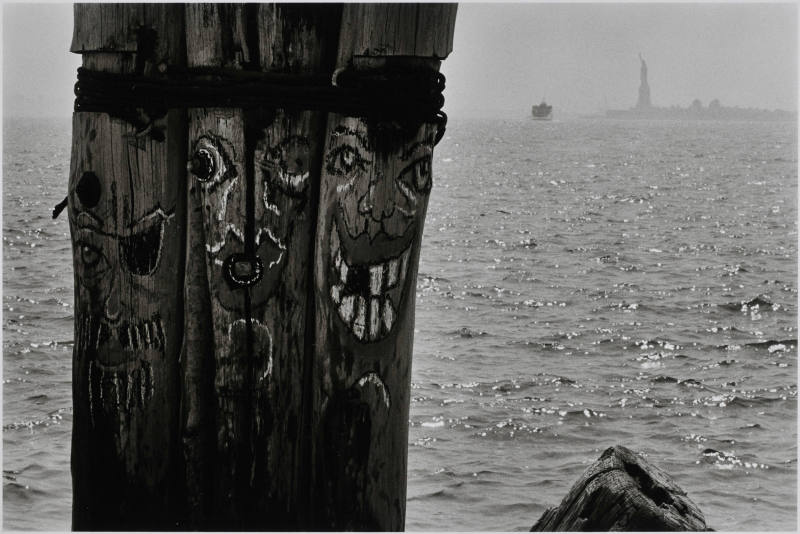 © Louis Stettner Estate.  Image courtesy Michael C. Carlos Museum, Emory University.
