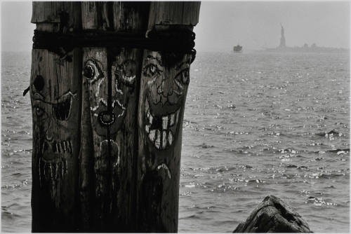 © Louis Stettner Estate.  Image courtesy Michael C. Carlos Museum, Emory University.