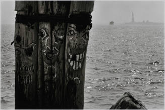 © Louis Stettner Estate.  Image courtesy Michael C. Carlos Museum, Emory University.