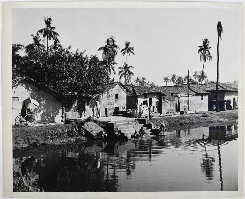 © Estate of Lou Stoumen.  Image courtesy Michael C. Carlos Museum, Emory University.