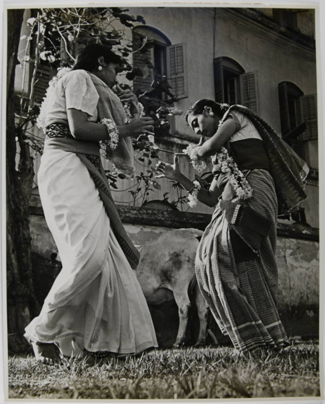 © Estate of Lou Stoumen.  Image courtesy Michael C. Carlos Museum, Emory University.
