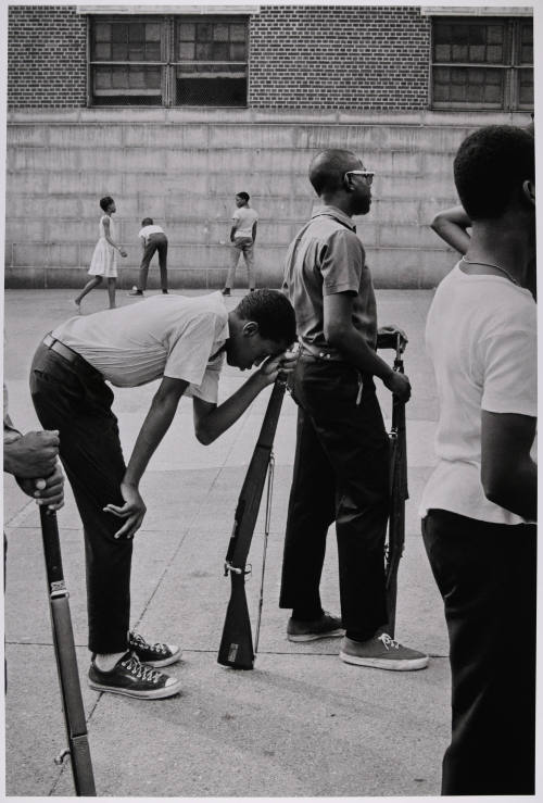 © Estate of Larry Fink.  Image courtesy of Michael C. Carlos Museum, Emory University.