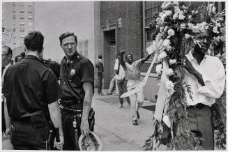 © Estate of Larry Fink.  Image courtesy of Michael C. Carlos Museum, Emory University.