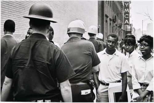 © Estate of Larry Fink.  Image courtesy of Michael C. Carlos Museum, Emory University.