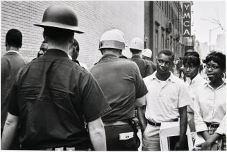 © Estate of Larry Fink.  Image courtesy of Michael C. Carlos Museum, Emory University.
